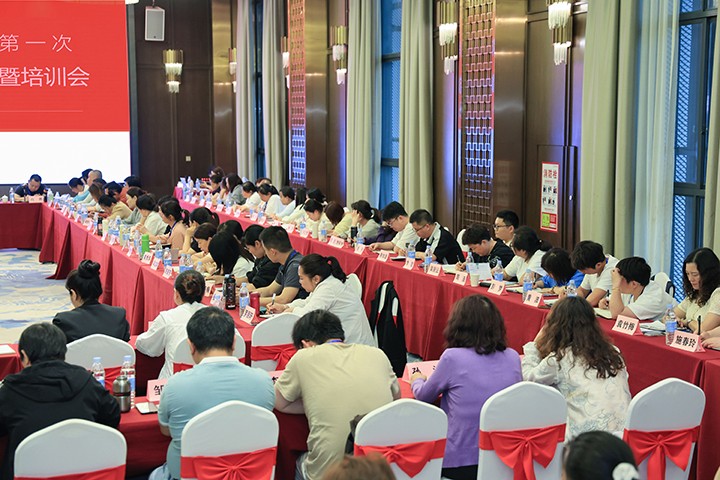 厚积薄发，锐意进取——hy3380cc海洋之神2025第一季度营销会议??024年度赞美大会圆满进行-03.jpg