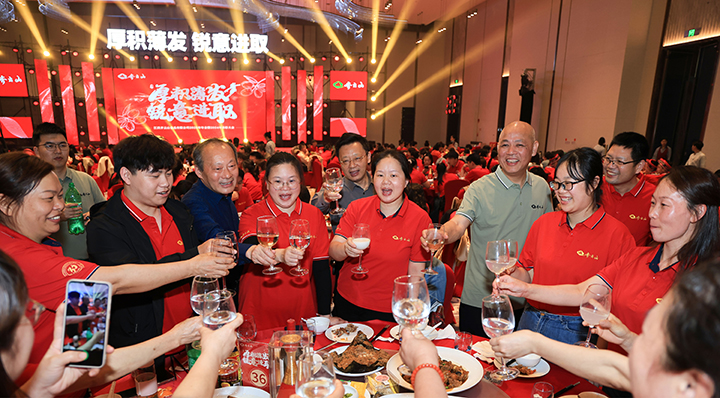厚积薄发，锐意进取——hy3380cc海洋之神2025第一季度营销会议??024年度赞美大会圆满进行-42.jpg